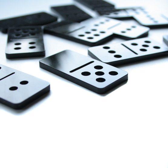 Czarne domino - obrazek 3