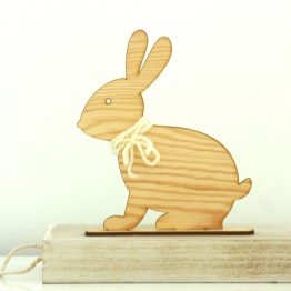 drewniany zajączek - ozdoba wielkanocna