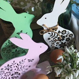 zajączki - drewniane dekoracje